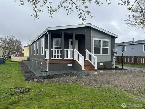 300 Park Ave #5, Buckley, WA 98321