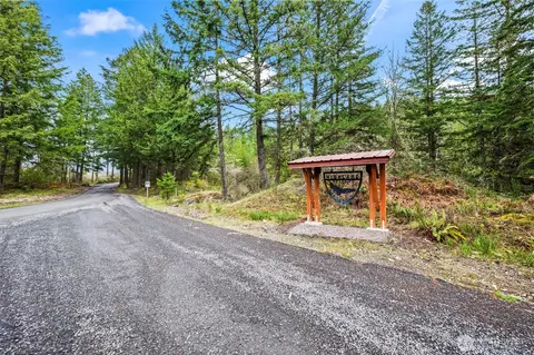 123 Highland Dr E, Roy, WA 98580 photo 2