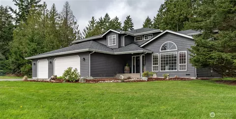 6750 Beach Dr E, Port Orchard, WA 98366