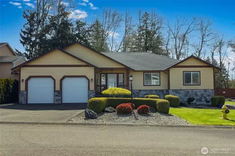 8819 Eagle Point Loop Rd SW, Lakewood, WA 98498