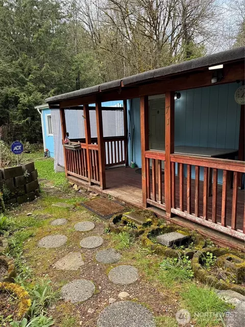 71 E Hillside Dr, Belfair, WA 98528 photo 2
