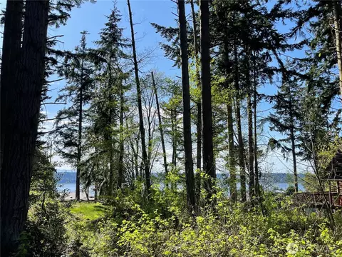 99 B Port Gardner Dr, Hat Island, WA 98206