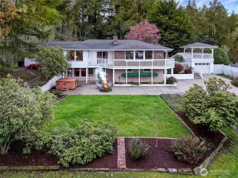 7111 Ray Nash Dr NW, Gig Harbor, WA 98335