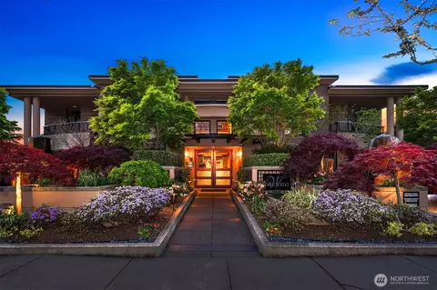 905 Lake St S #103N, Kirkland, WA 98033
