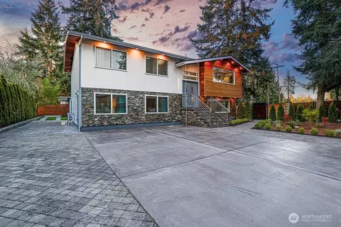 8634 NE 132nd Pl, Kirkland, WA 98034