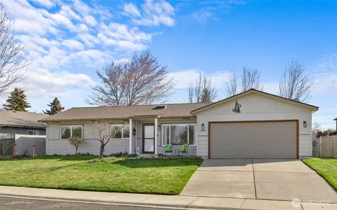2004 Green Parks Dr, Ellensburg, WA 98926