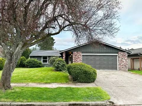 2414 48th Ave, Longview, WA 98632