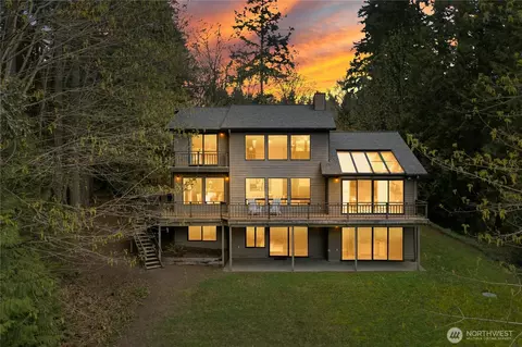 8965 Battle Point Dr NE, Bainbridge Island, WA 98110
