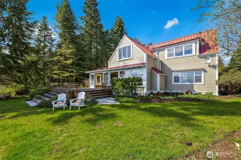 9575 NE Shipping Ln, Kingston, WA 98346