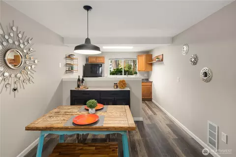 Dining - 921 SW 130th St #C103, Everett, WA 98204 photo 1 of 3