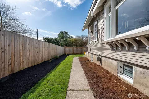 Exterior - 1906 Lombard Ave, Everett, WA 98201 photo 4 of 8