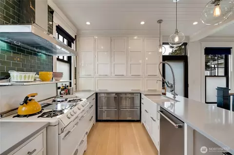 Kitchen - 1906 Lombard Ave, Everett, WA 98201 photo 4 of 7
