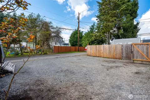 Exterior - 1906 Lombard Ave, Everett, WA 98201 photo 8 of 8