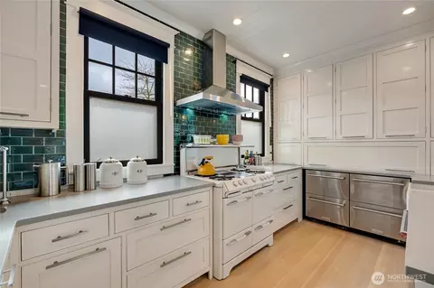 Kitchen - 1906 Lombard Ave, Everett, WA 98201 photo 2 of 7