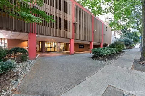 1120 8th Ave #402, Seattle, WA 98101