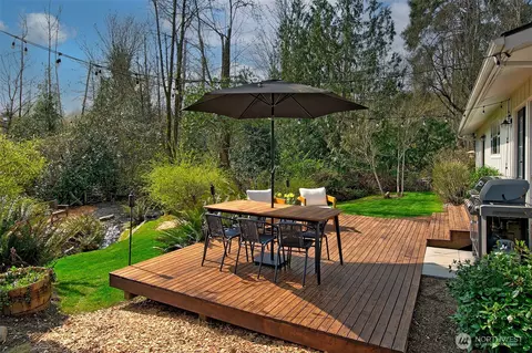 Exterior - 22422 9th Ave SE, Bothell, WA 98021 photo 2 of 17