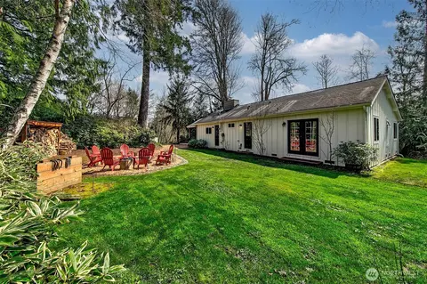 Exterior - 22422 9th Ave SE, Bothell, WA 98021 photo 7 of 17