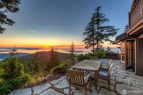 500 Klalakamish Way, Eastsound, WA 98245