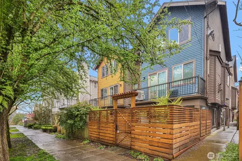 7413 4th Ave NE #B, Seattle, WA 98115
