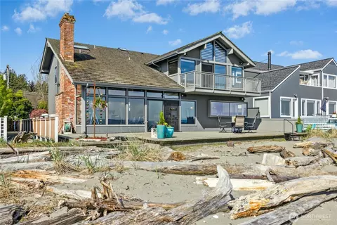 15630 Point Monroe Dr NE, Bainbridge Island, WA 98110