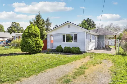 1404 S 8th Ave, Kelso, WA 98626