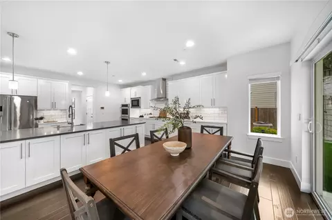 Dining - 8837 NE 202nd Pl, Bothell, WA 98011 photo 2 of 3