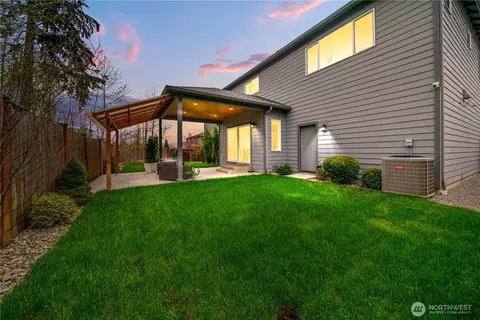 Exterior - 8837 NE 202nd Pl, Bothell, WA 98011 photo 3 of 5