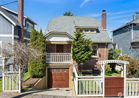 712 N 64th St, Seattle, WA 98103