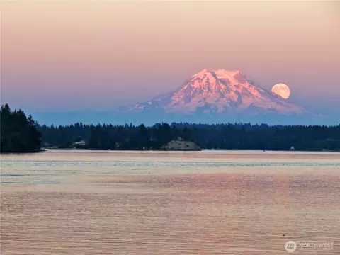 9716 Hunter Point Rd NW, Olympia, WA 98502