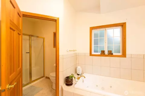 Bath - 51 Forest Ridge Dr, Sequim, WA 98382 photo 2 of 3
