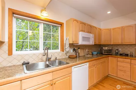 Kitchen - 51 Forest Ridge Dr, Sequim, WA 98382 photo 2 of 4