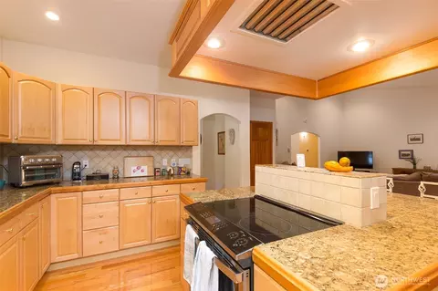 Kitchen - 51 Forest Ridge Dr, Sequim, WA 98382 photo 3 of 4