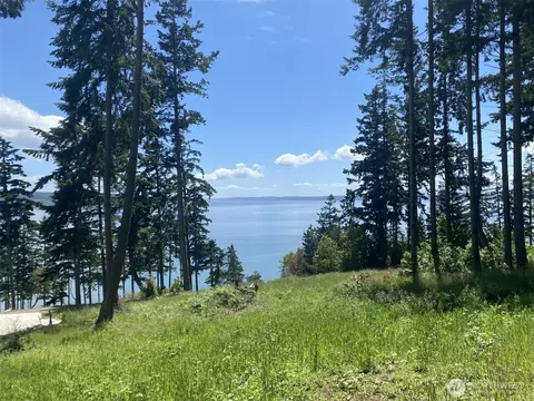 1417 Sergios View Ln, Oak Harbor, WA 98277