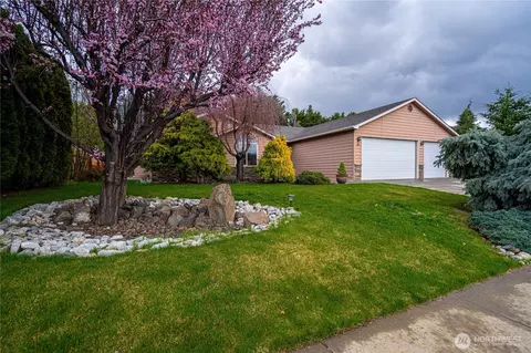 35 S Mandolin Ave, East Wenatchee, WA 98802