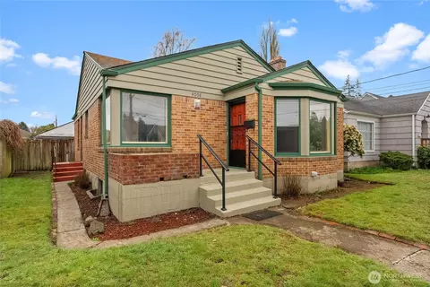 4008 N 13th St, Tacoma, WA 98406
