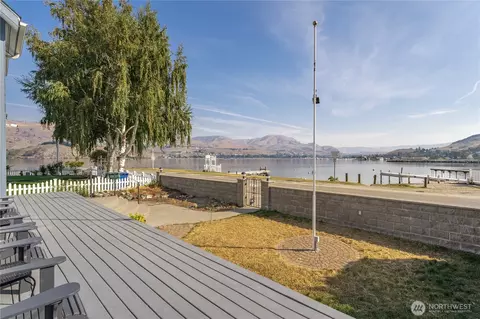 117 Water St, Chelan, WA 98816
