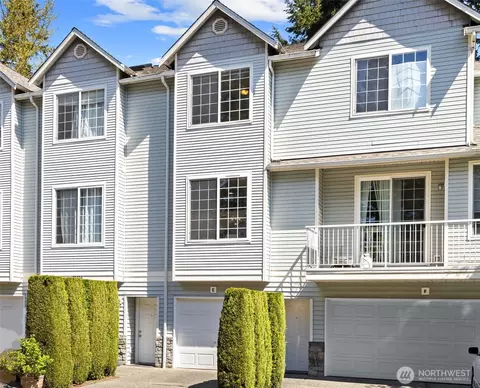 10414 Holly Dr #E, Everett, WA 98204 photo 2