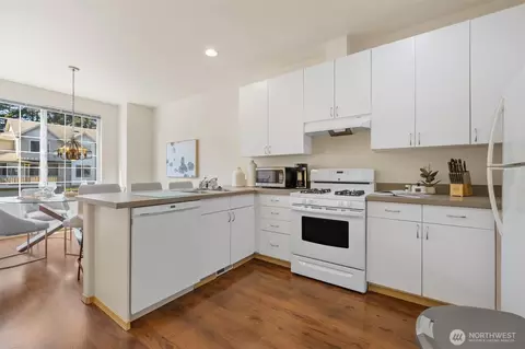 10414 Holly Dr #E, Everett, WA 98204 photo 8