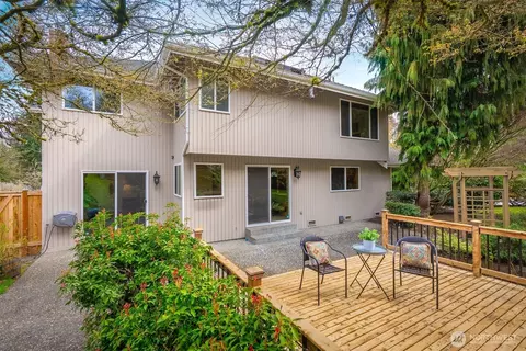 Exterior - 9826 36th Dr SE, Everett, WA 98208 photo 5 of 13
