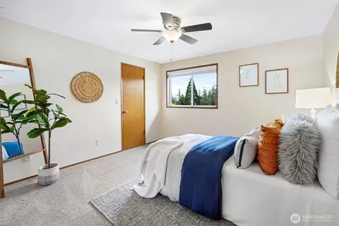 Bedroom - 9826 36th Dr SE, Everett, WA 98208 photo 4 of 5