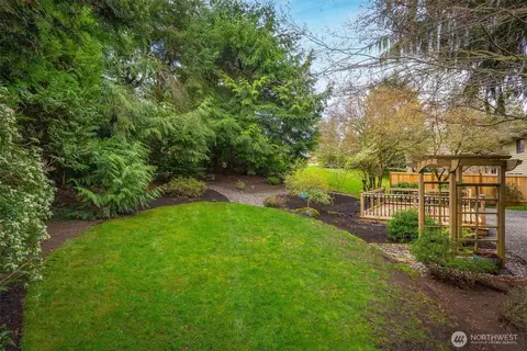 Exterior - 9826 36th Dr SE, Everett, WA 98208 photo 6 of 13