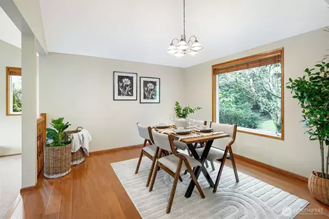 Dining - 9826 36th Dr SE, Everett, WA 98208 photo 1 of 2