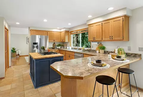 Kitchen - 9826 36th Dr SE, Everett, WA 98208 photo 2 of 2