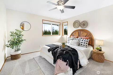 Bedroom - 9826 36th Dr SE, Everett, WA 98208 photo 5 of 5