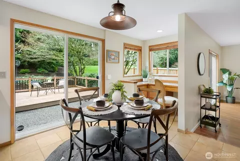 Dining - 9826 36th Dr SE, Everett, WA 98208 photo 2 of 2