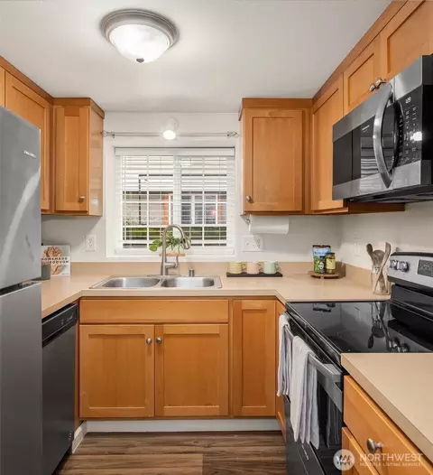 Kitchen - 2511 California St #A, Everett, WA 98201 photo 1 of 2