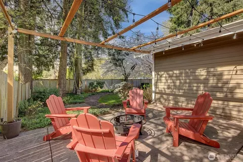 Exterior - 19303 89th Ave NE, Bothell, WA 98011 photo 4 of 8