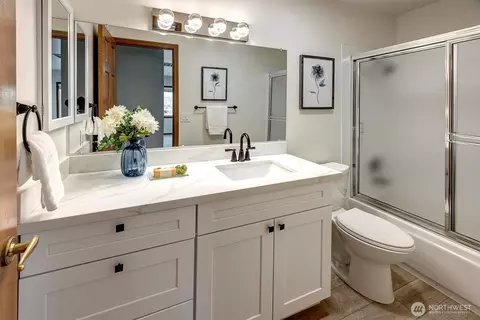 Bath - 19303 89th Ave NE, Bothell, WA 98011 photo 4 of 4