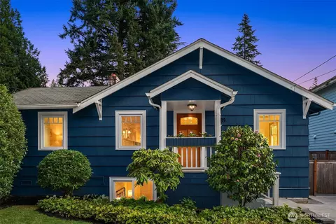 3039 NE 88th St, Seattle, WA 98115