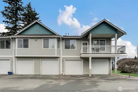 3918 7th St SW #A, Puyallup, WA 98373